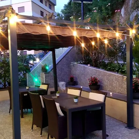 فندق مبيت وإفطار Il Roseto فروزينوني