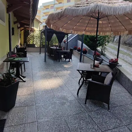 Il Roseto フロジノーネ