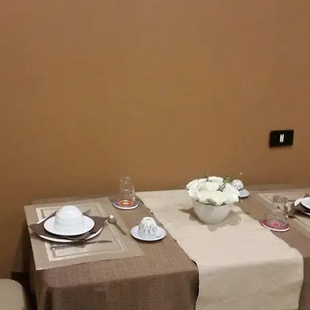 فندق مبيت وإفطار Il Roseto فروزينوني